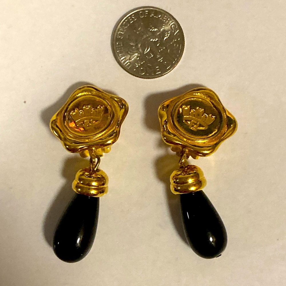 VINTAGE Fendi gold crown clip on earrings SIGNED